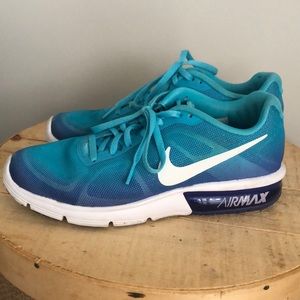Nike Athletic Shoes Like New Size 7.5